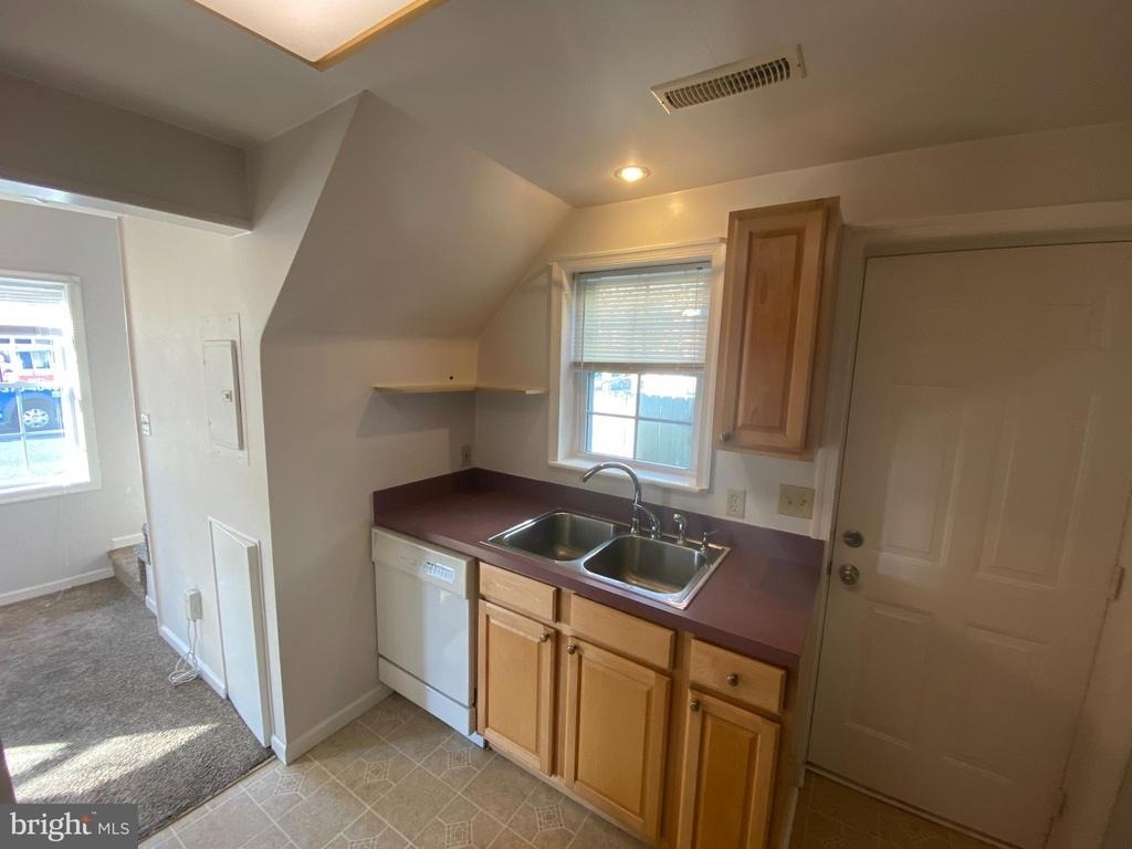 1115 Winchester Street - Photo 8
