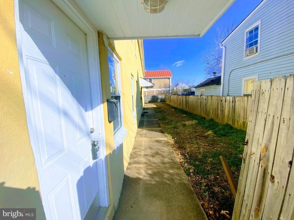 1115 Winchester Street - Photo 1