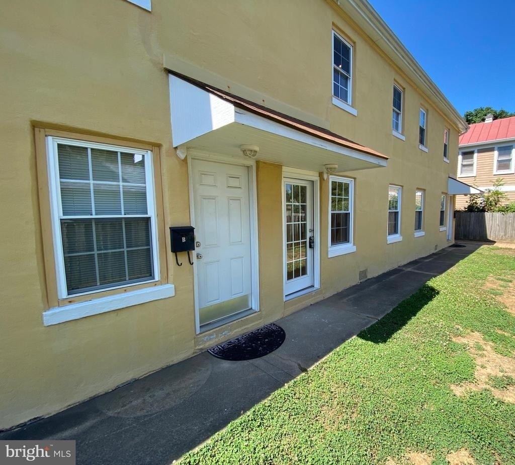 1115 Winchester Street - Photo 1