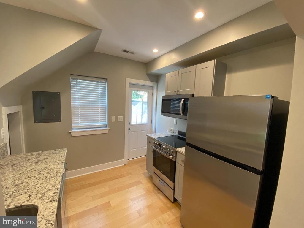 1115 Winchester Street - Photo 6