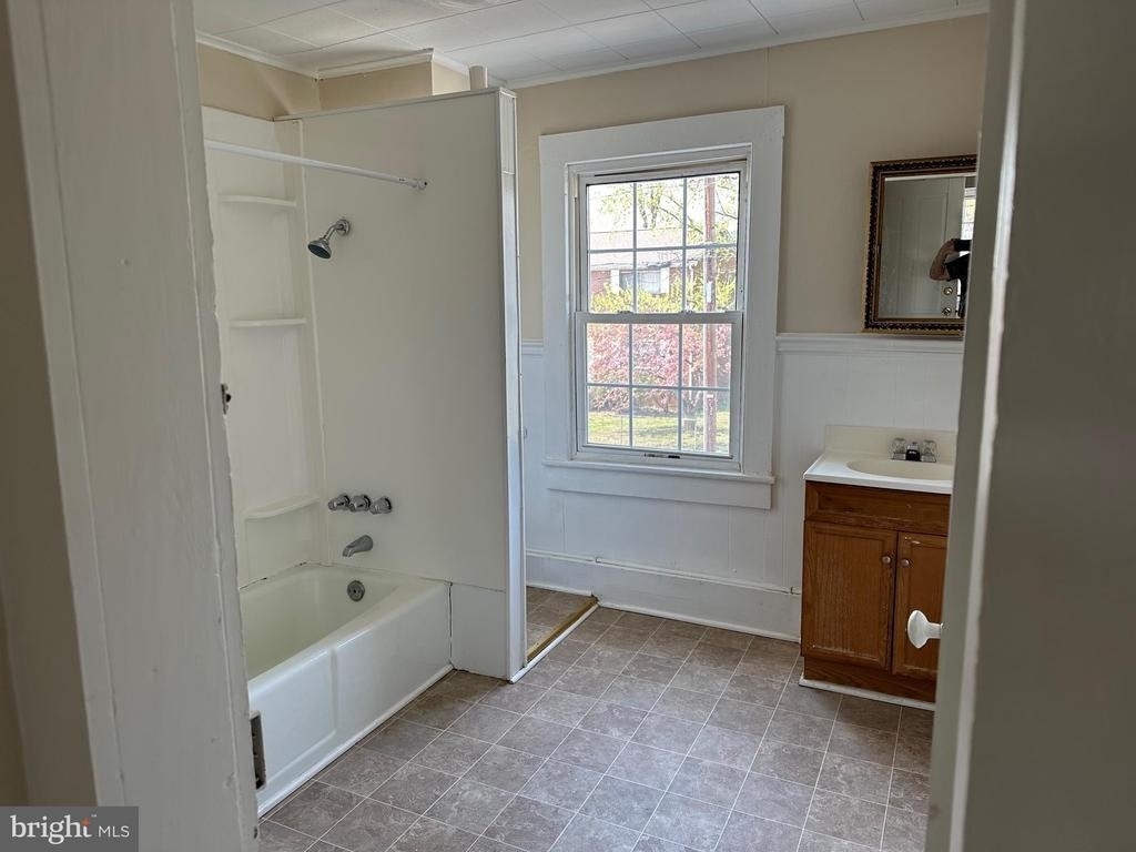 1605 Apt. B Charles Street - Photo 6
