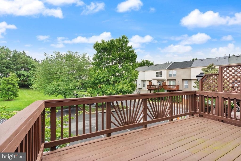 917 Rolfe Place - Photo 23