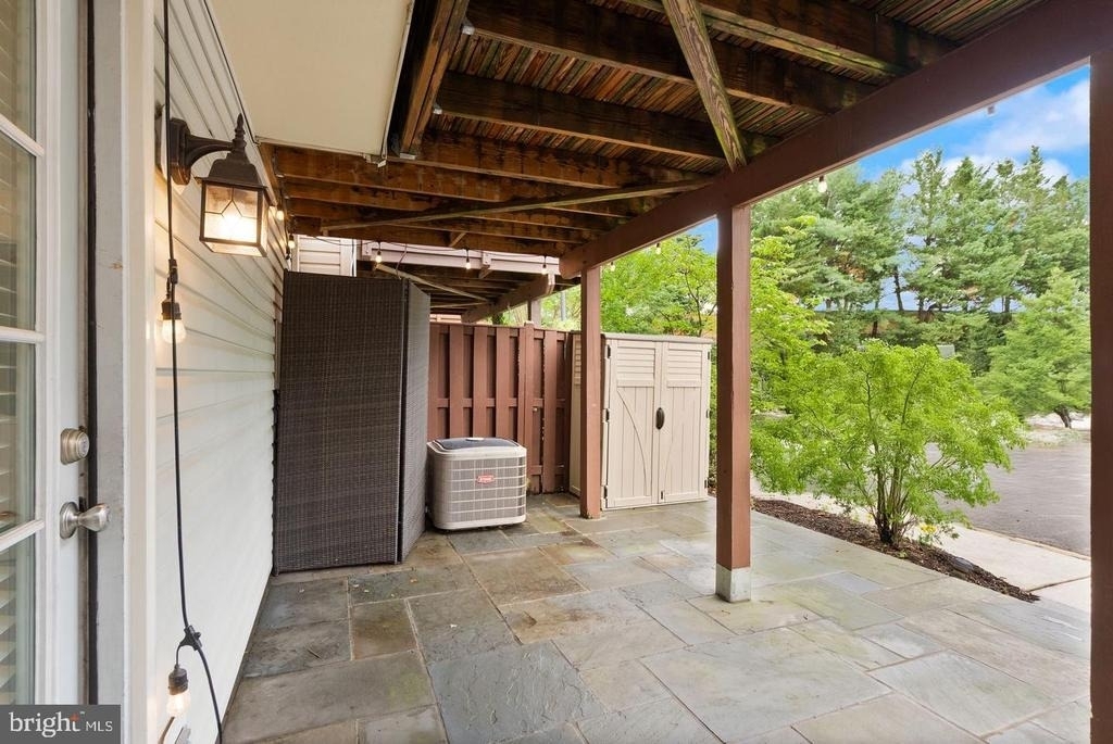 917 Rolfe Place - Photo 54