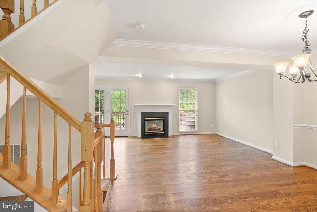 917 Rolfe Place - Photo 15