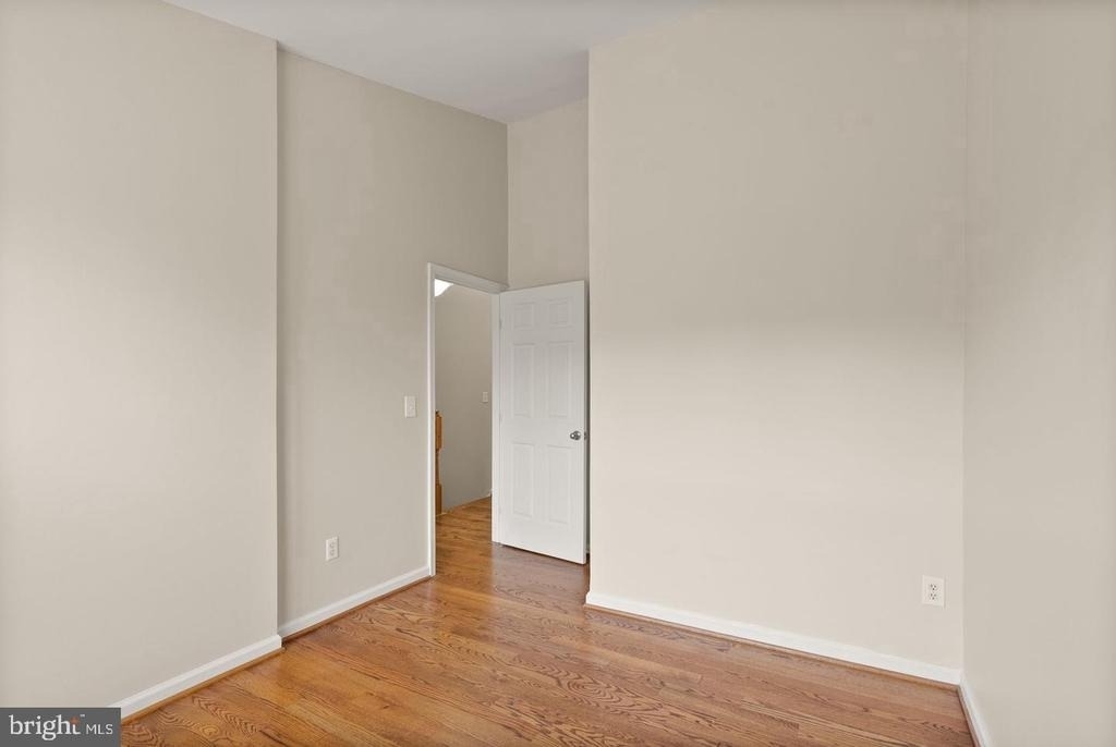 917 Rolfe Place - Photo 41