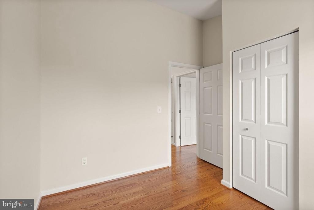 917 Rolfe Place - Photo 44