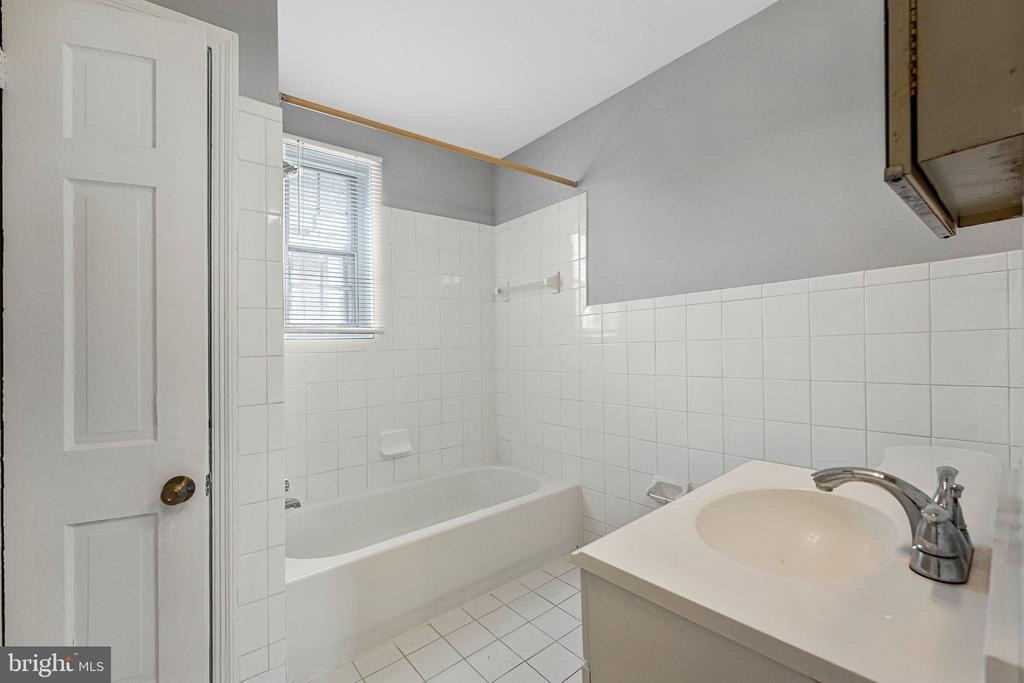 1808 W Abingdon Drive - Photo 4