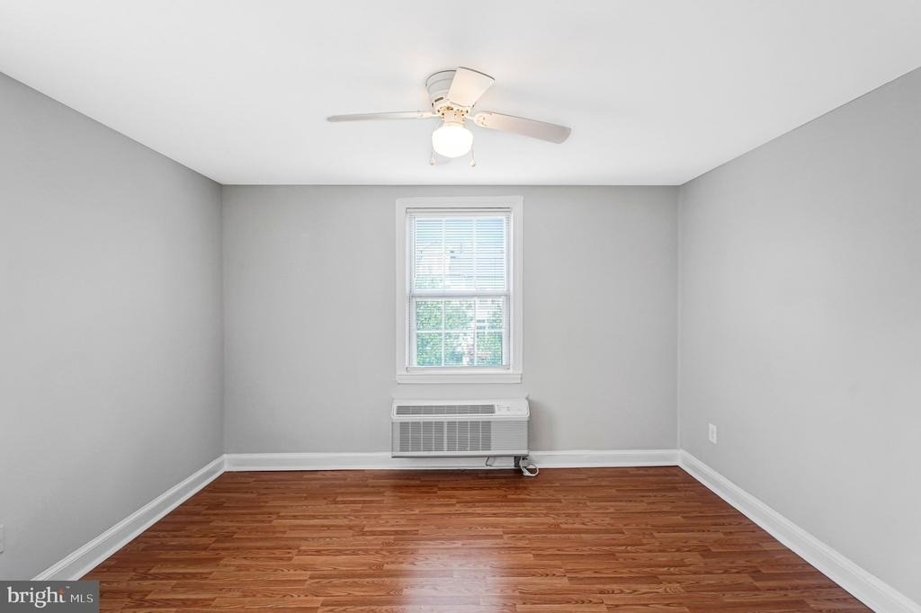 1808 W Abingdon Drive - Photo 2