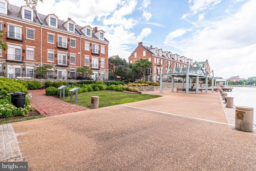 25 Alexander Street - Photo 43