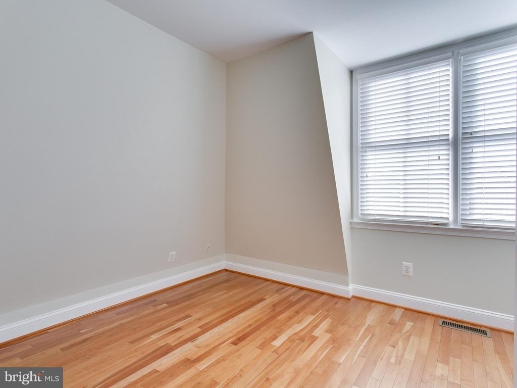 25 Alexander Street - Photo 21
