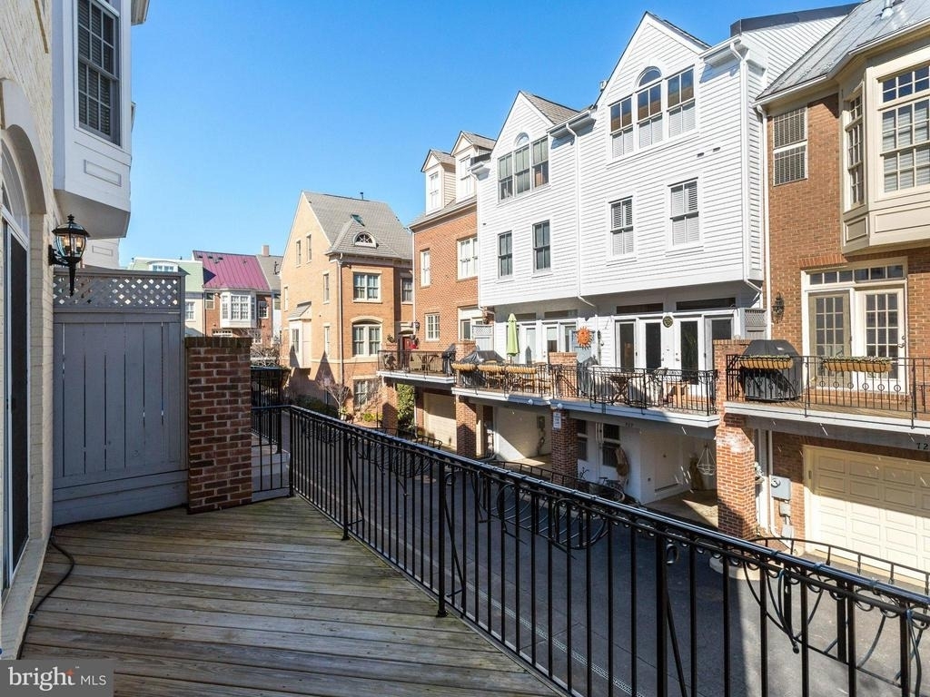 25 Alexander Street - Photo 26