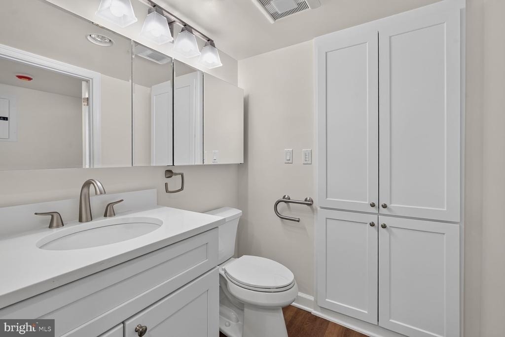 900 N Taylor Street - Photo 27