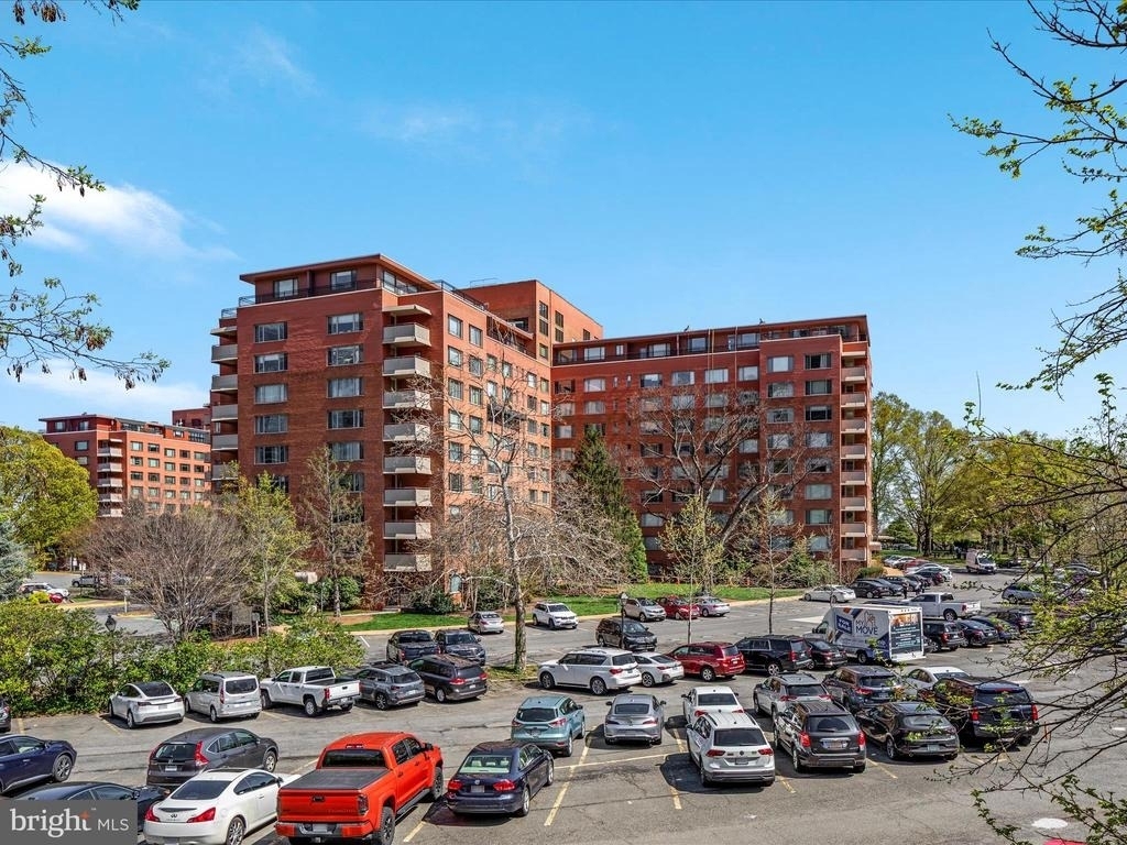 1111 Arlington Boulevard - Photo 12