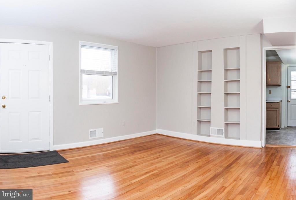 5627 8th Street S - Photo 6