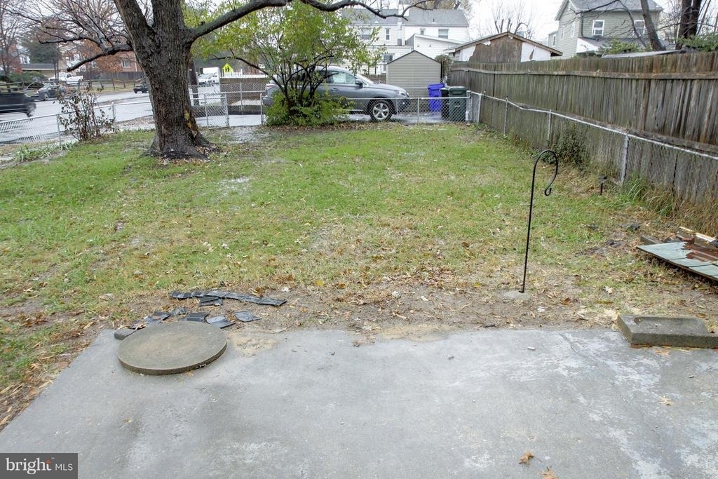 5627 8th Street S - Photo 34