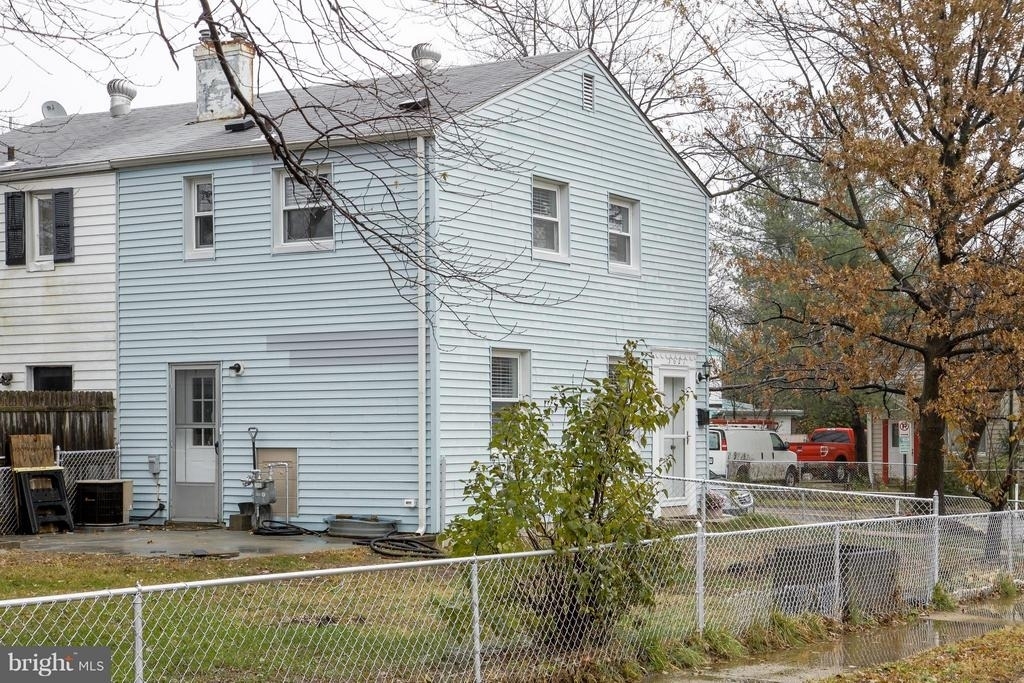 5627 8th Street S - Photo 36