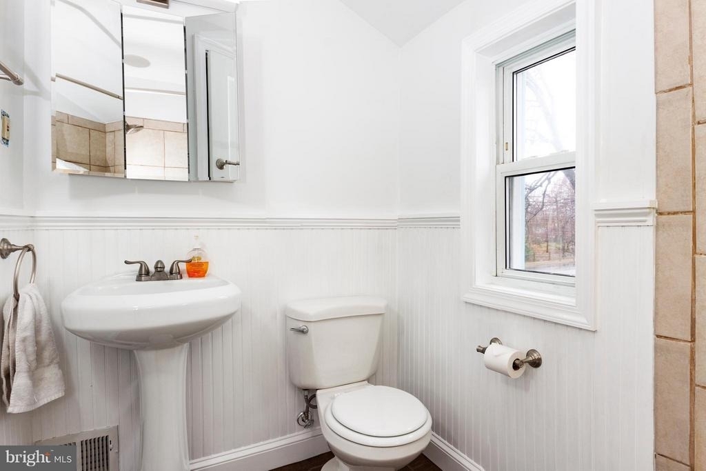 5627 8th Street S - Photo 25