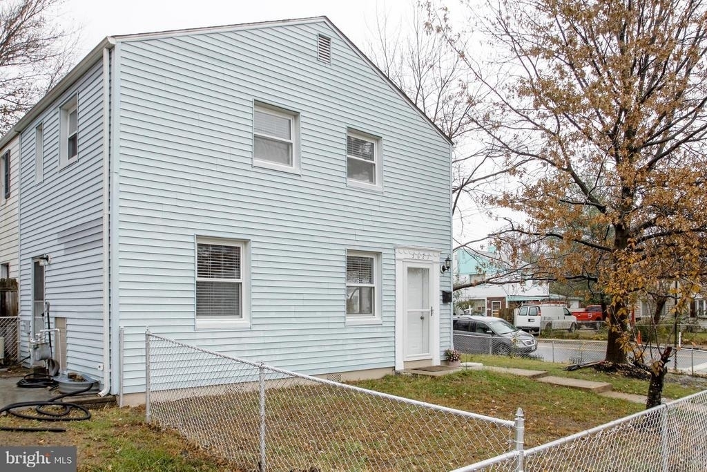 5627 8th Street S - Photo 32
