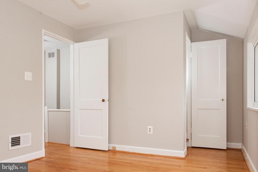 5627 8th Street S - Photo 14