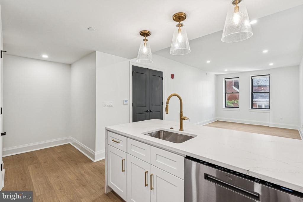 135 S 19th Street - Photo 8