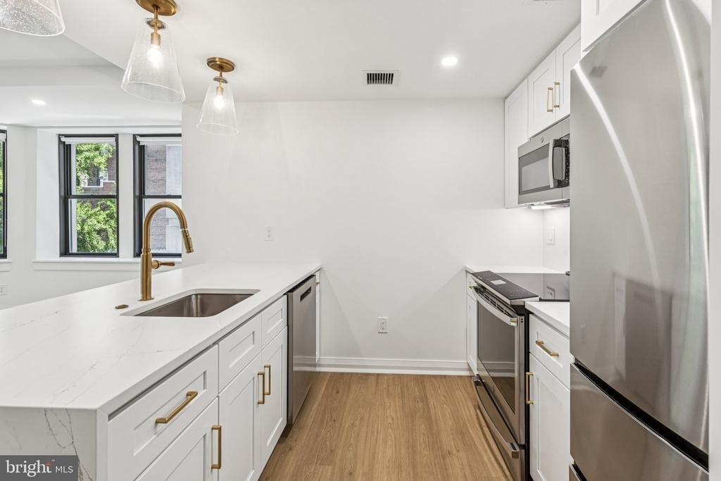 135 S 19th Street - Photo 6