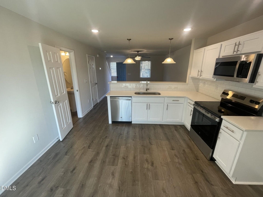 1007 Peony Lane - Photo 5