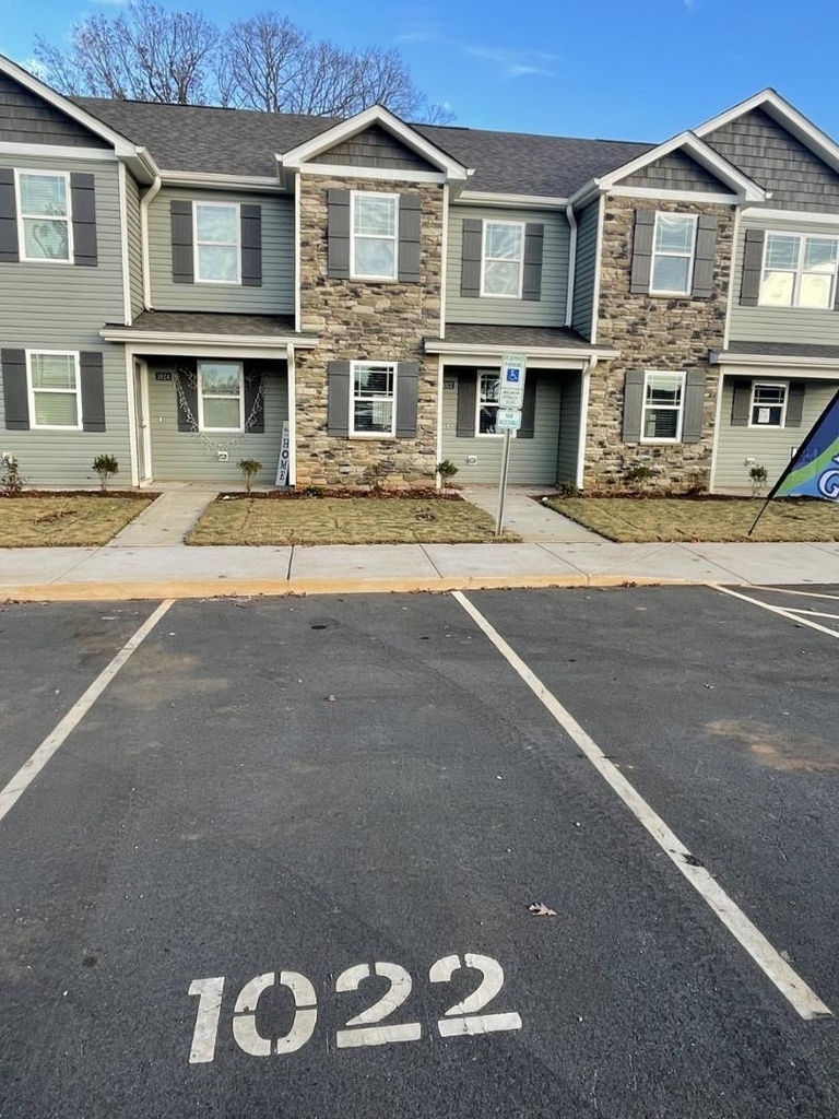 1022 Peony Lane - Photo 0