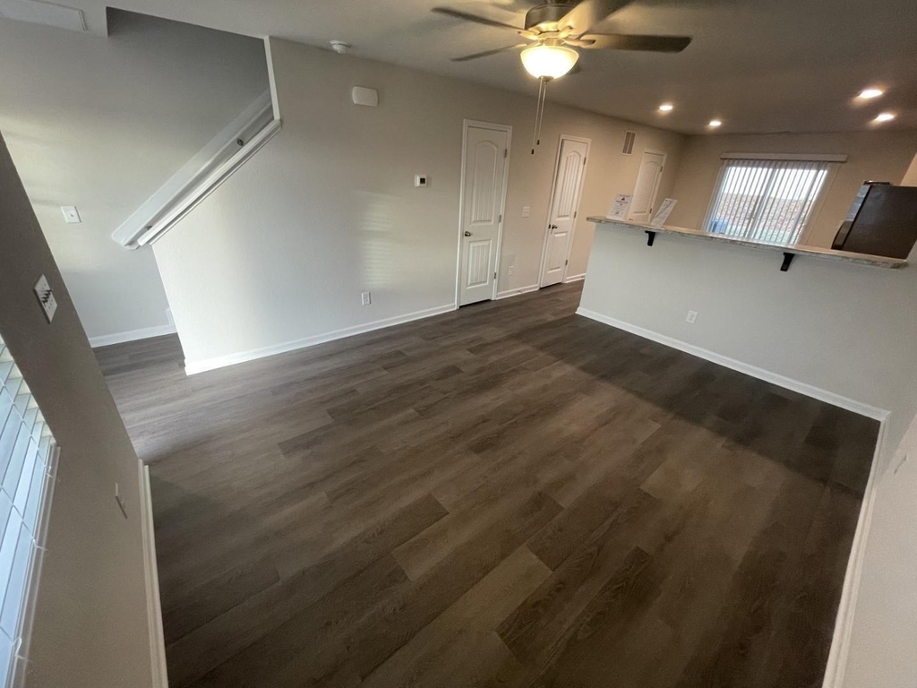 1022 Peony Lane - Photo 4