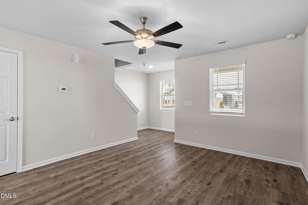 1025 Peony Lane - Photo 4