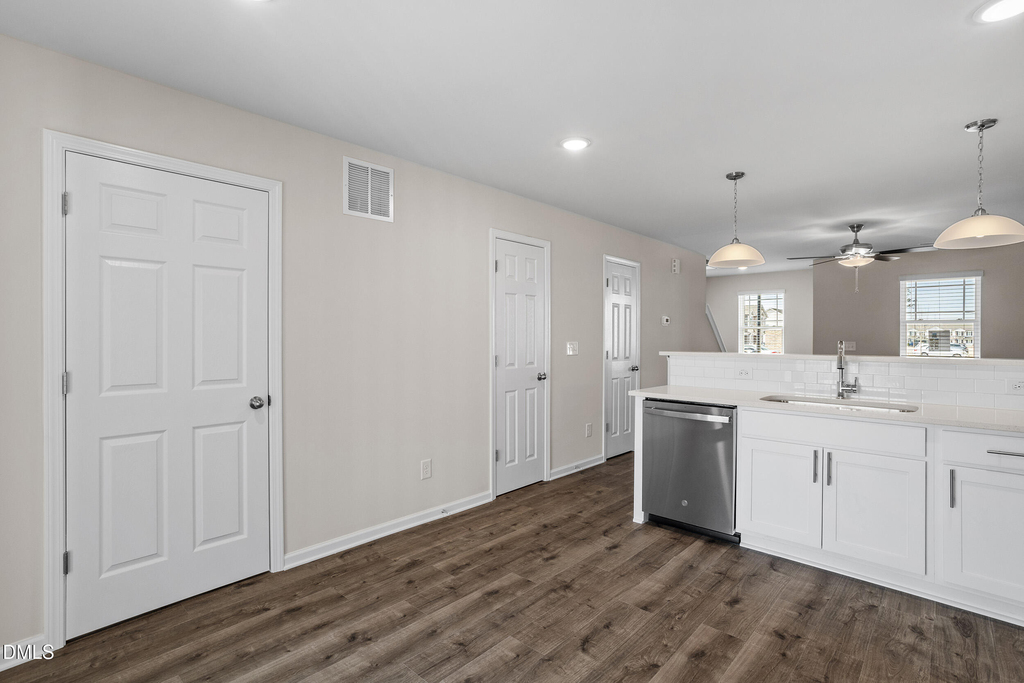 1025 Peony Lane - Photo 9
