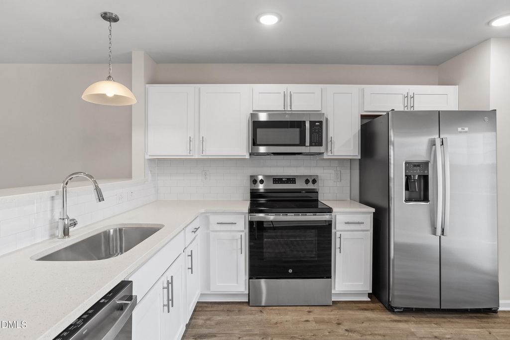 1025 Peony Lane - Photo 8