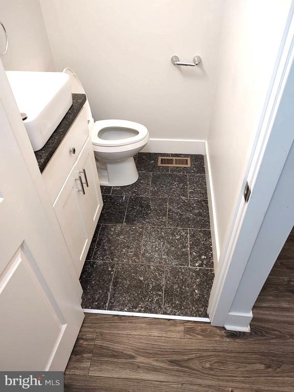 230 Wendover Street - Photo 14