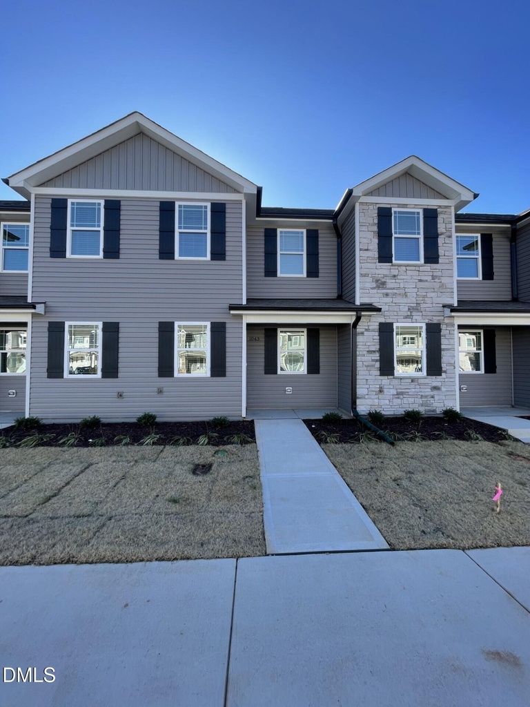 1043 Peony Lane - Photo 0