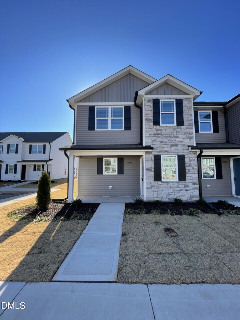 1037 Peony Lane - Photo 0