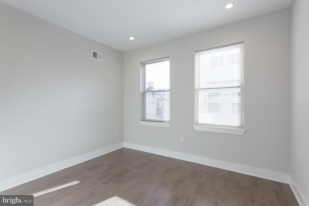 5126 Malcolm Street - Photo 7