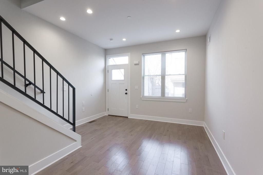 5126 Malcolm Street - Photo 4