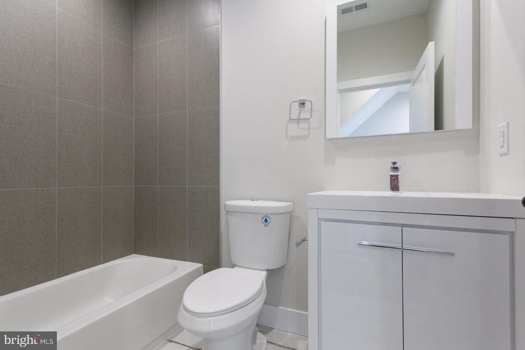 5126 Malcolm Street - Photo 5