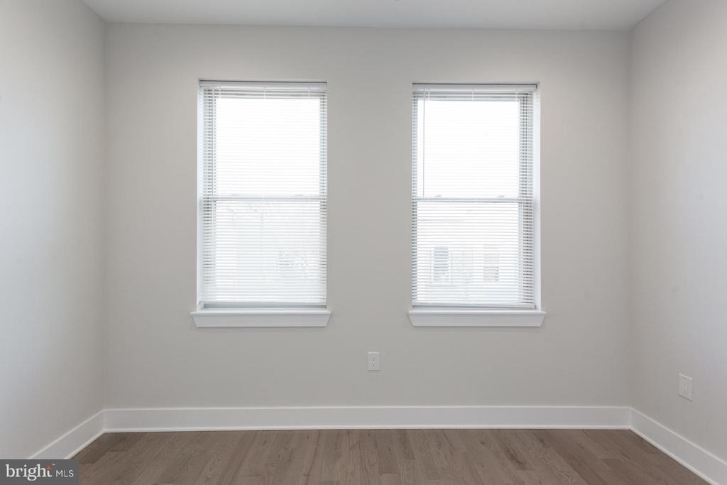 5126 Malcolm Street - Photo 8