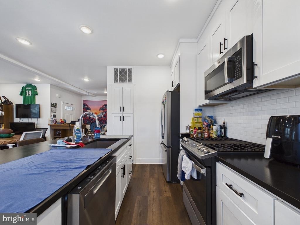 256 N 32nd Street - Photo 1