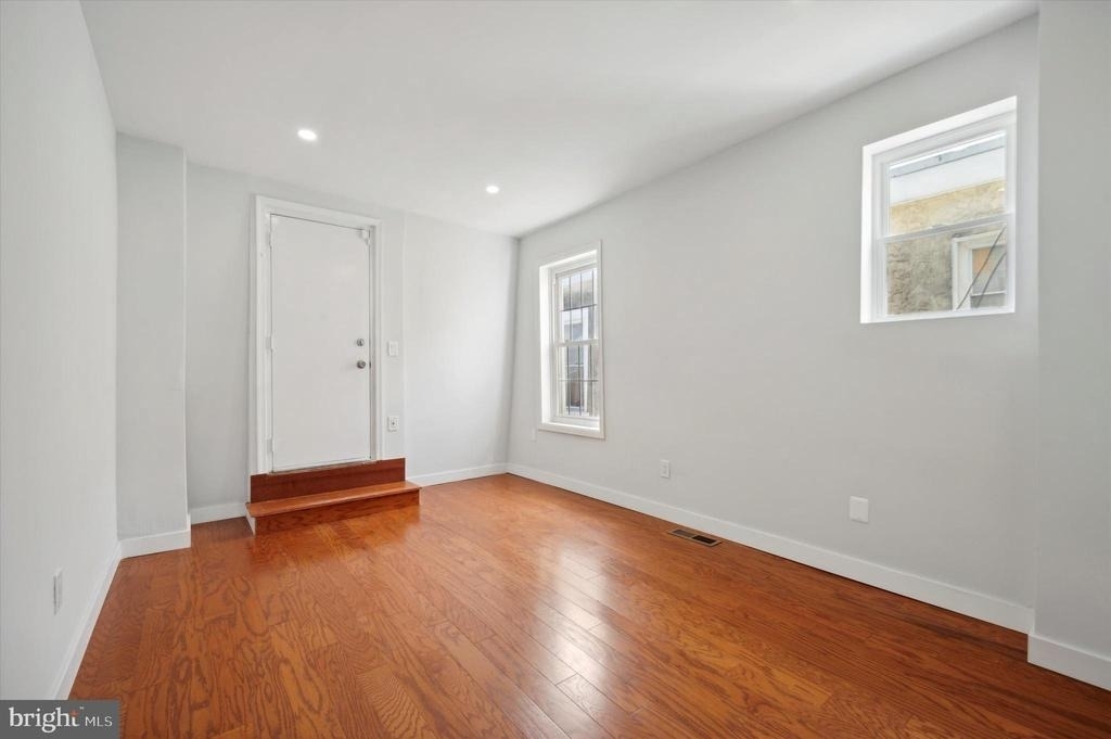 647 N 33rd Street - Photo 8
