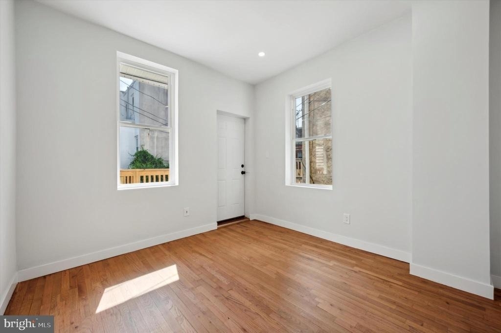 647 N 33rd Street - Photo 3