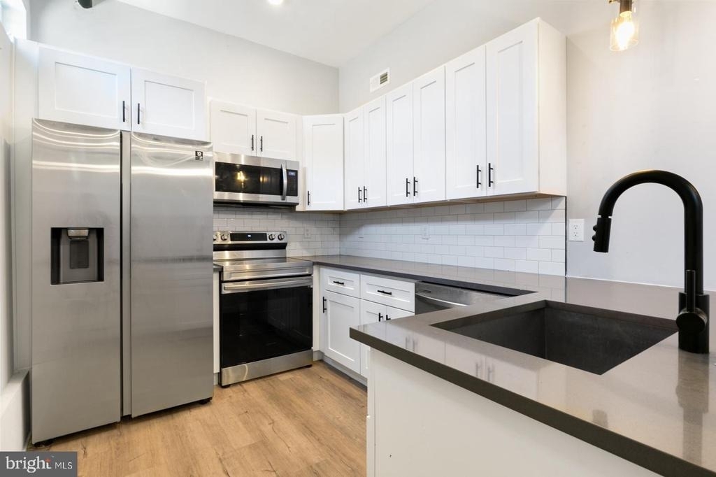 3965 Lancaster Avenue - Photo 2