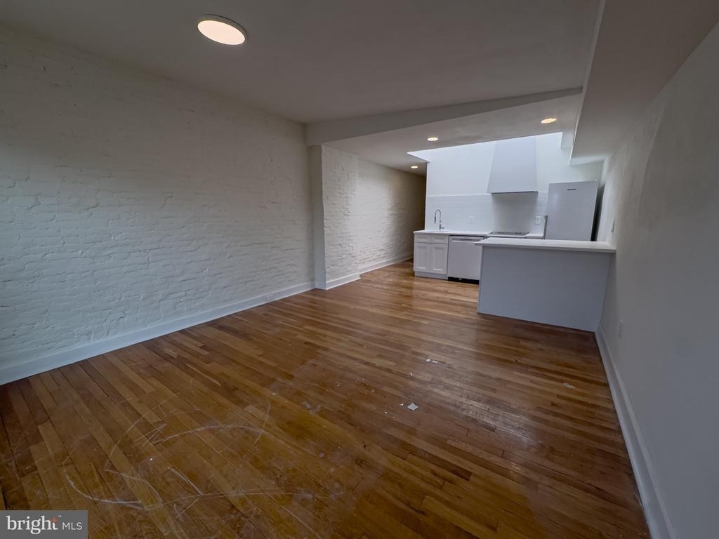 1934 Green Street - Photo 2