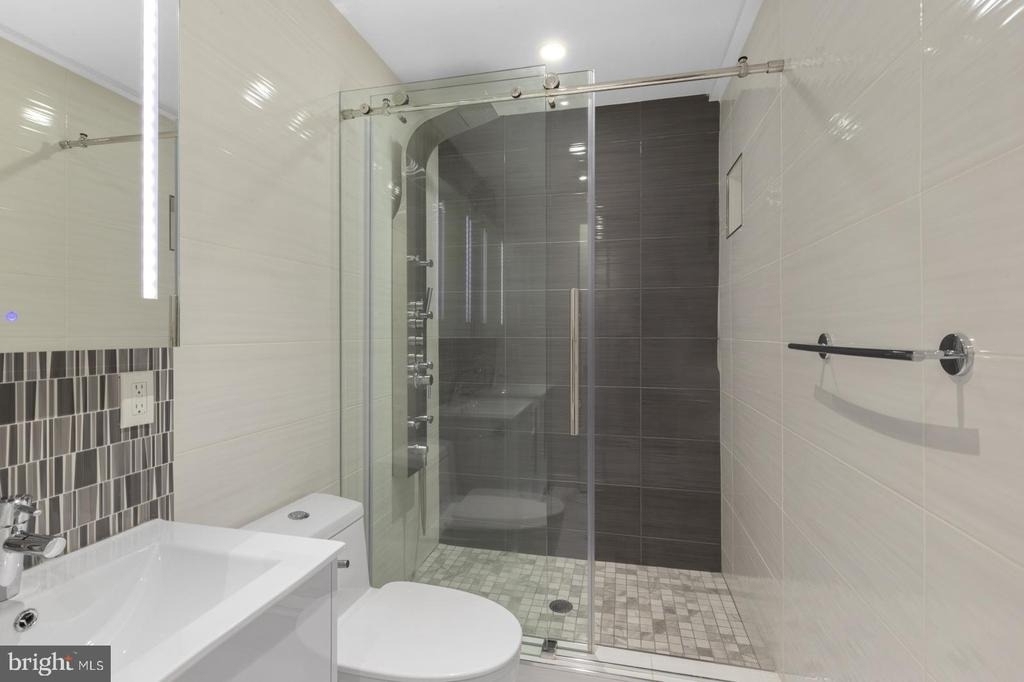 1526 Ridge Avenue - Photo 23