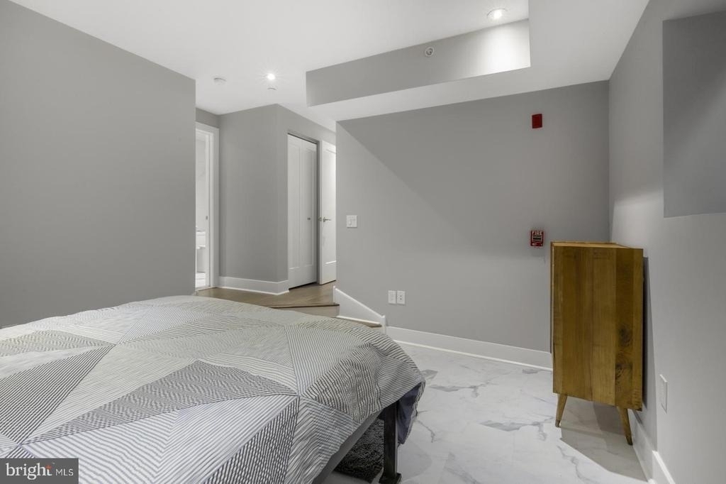 1526 Ridge Avenue - Photo 20
