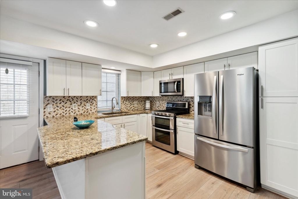 535 Gerhard Street - Photo 4