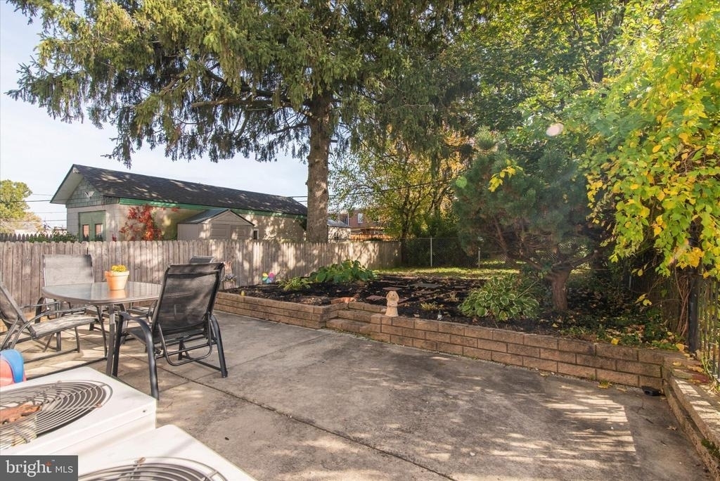 535 Gerhard Street - Photo 1
