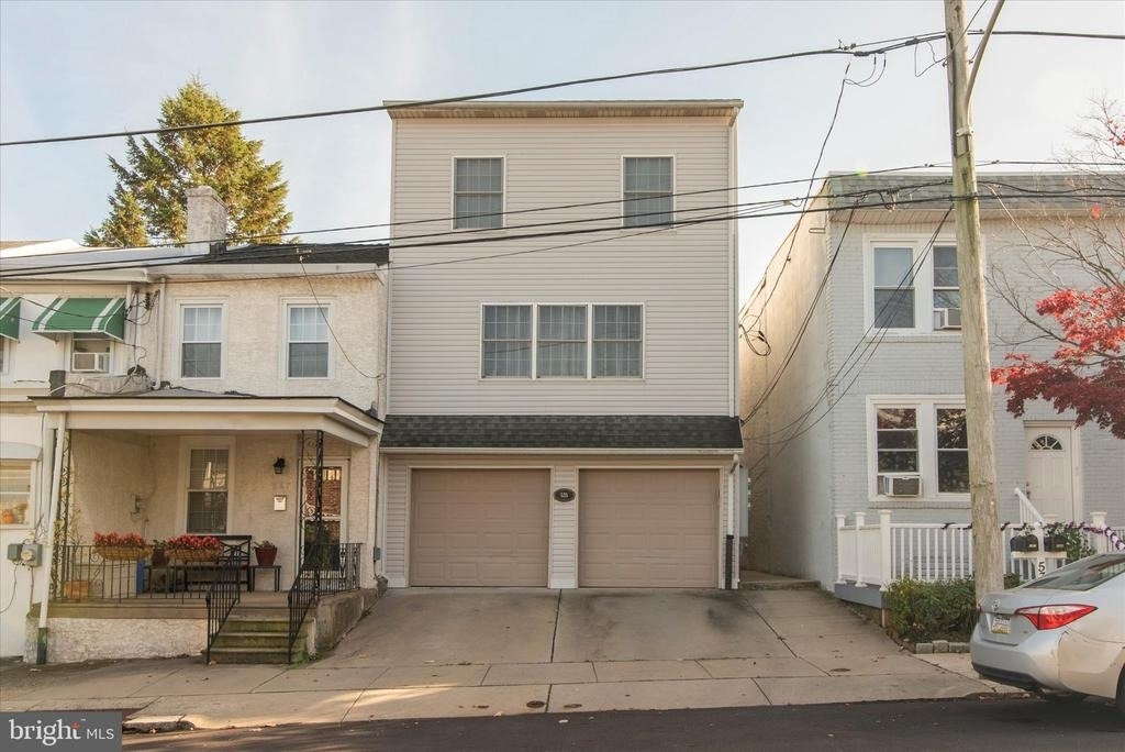 535 Gerhard Street - Photo 0