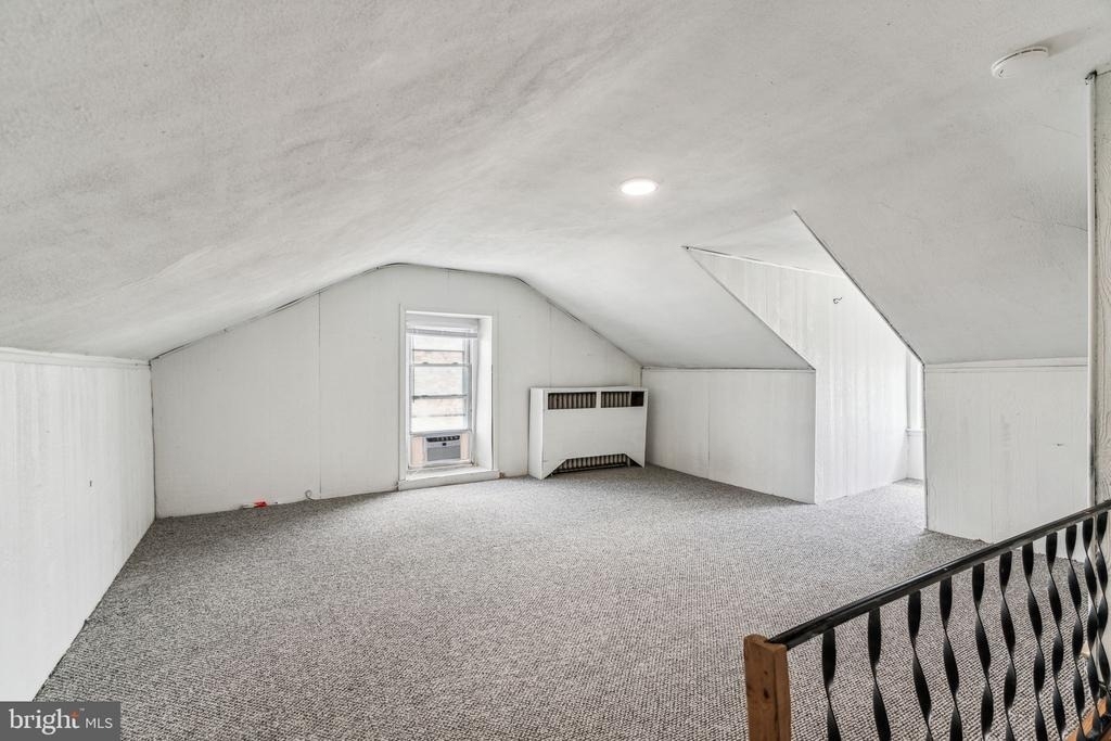 270 Dupont Street - Photo 9