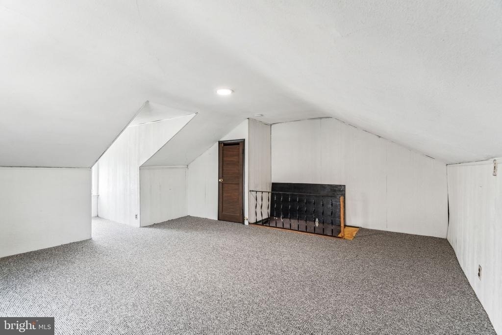 270 Dupont Street - Photo 8